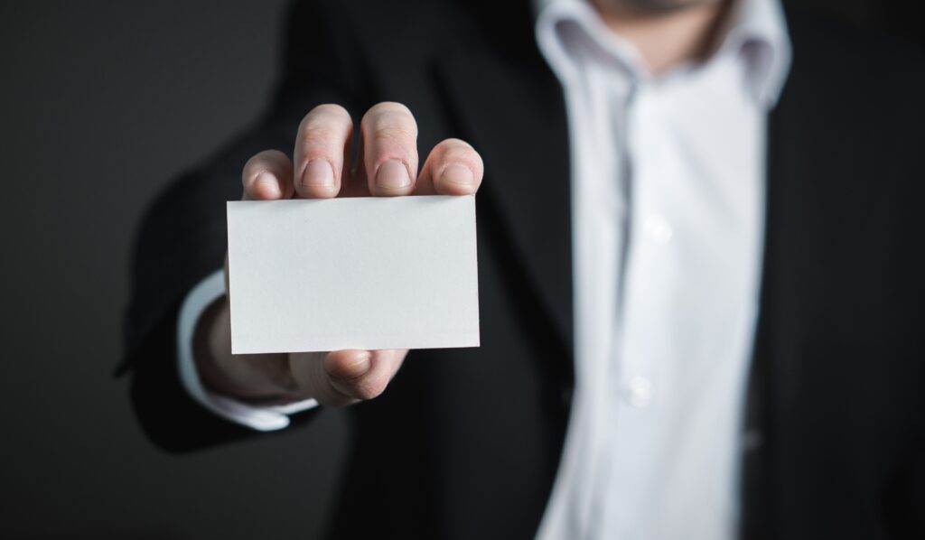 5 Tips for Picking The Ideal Business Card Size And Format